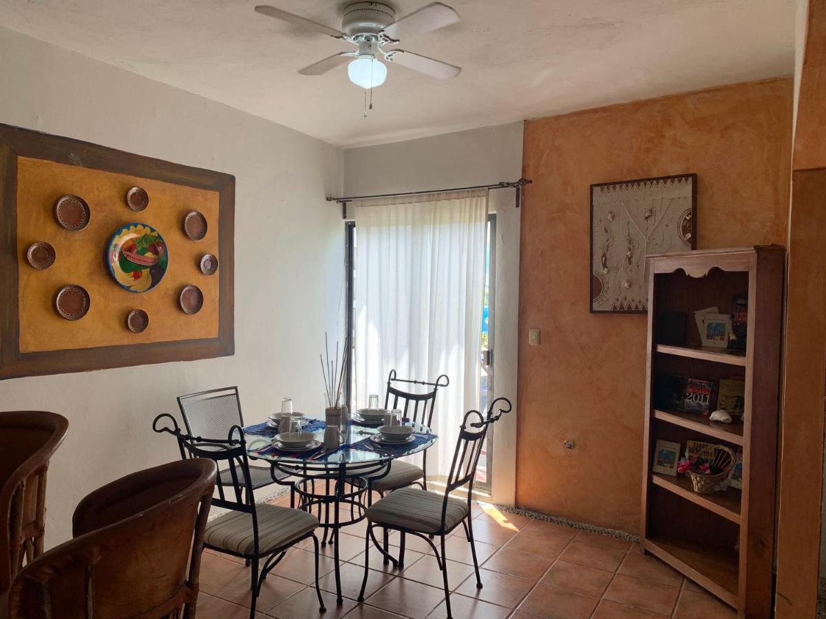 Casa Caribe Cancun Dış mekan fotoğraf A dining room in a typical middle-class home in Mexico