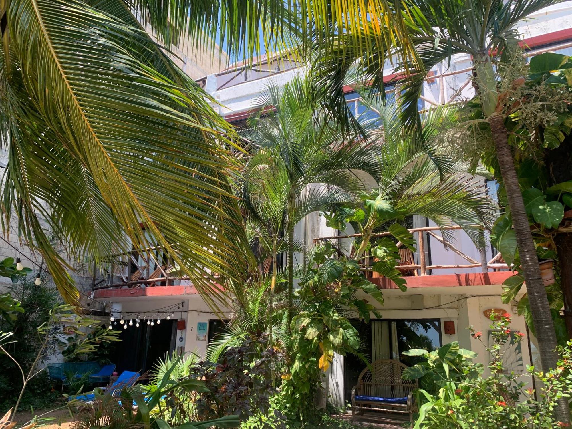 Casa Caribe Cancun Dış mekan fotoğraf The house of the artist in Goa