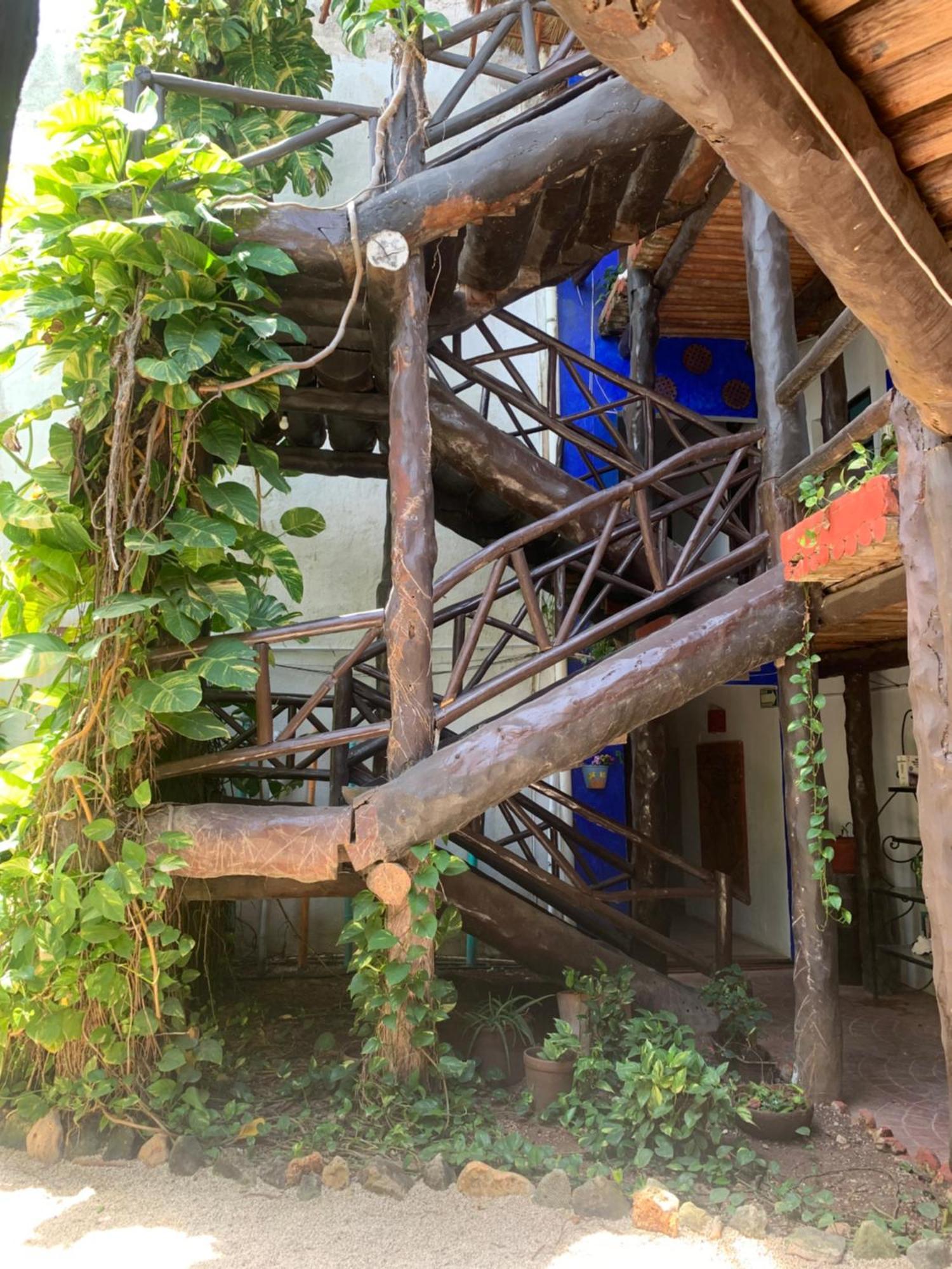 Casa Caribe Cancun Dış mekan fotoğraf Spiral staircase at the house