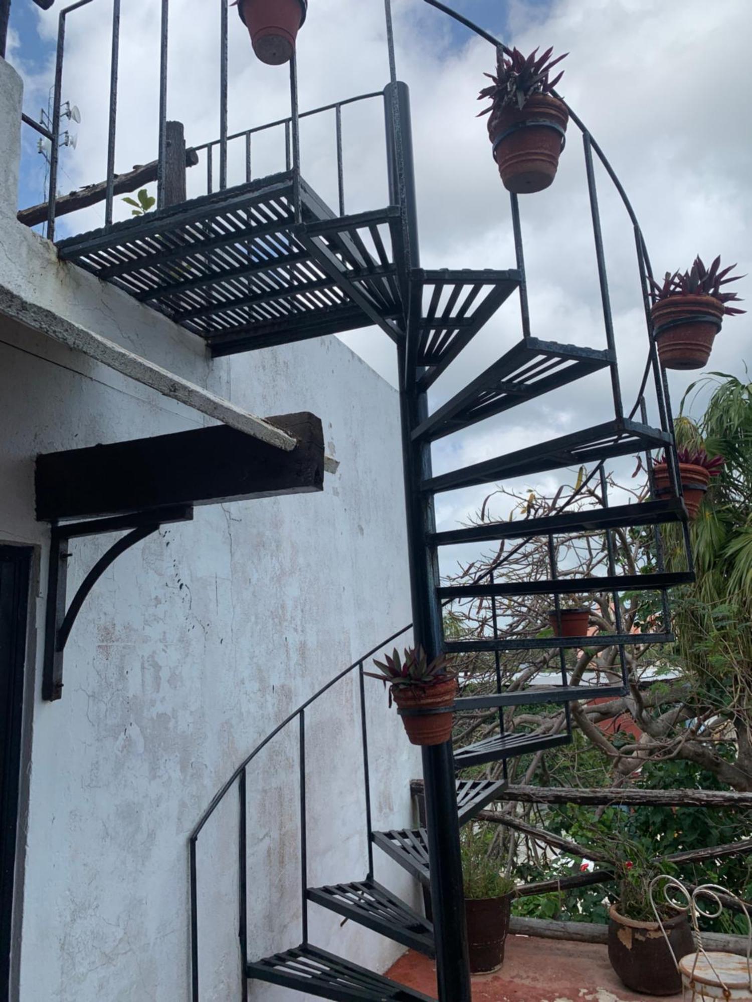 Casa Caribe Cancun Dış mekan fotoğraf Spiral staircase